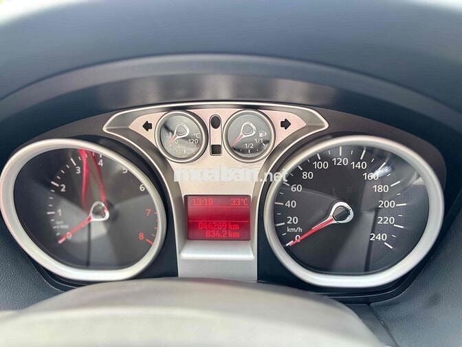 Ford Focus 2011 1.8 AT - 44000 km