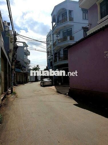 BÁN GẤP, nhà Bình Tân gần Tân Phú, 4 tầng, 135m2, HXH 6m, chỉ hơn 6 tỷ