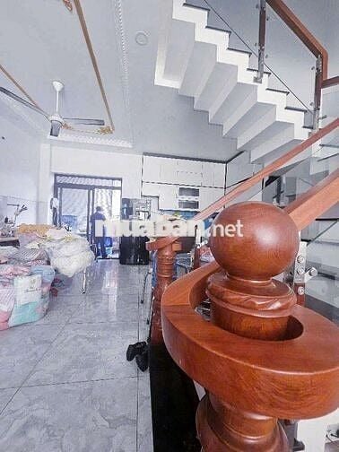 BÁN GẤP, nhà Bình Tân gần Tân Phú, 4 tầng, 135m2, HXH 6m, chỉ hơn 6 tỷ