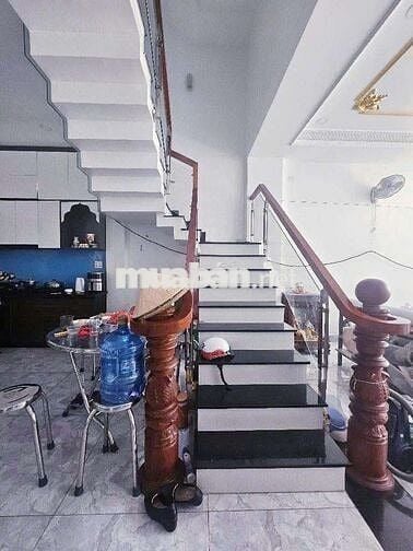 BÁN GẤP, nhà Bình Tân gần Tân Phú, 4 tầng, 135m2, HXH 6m, chỉ hơn 6 tỷ