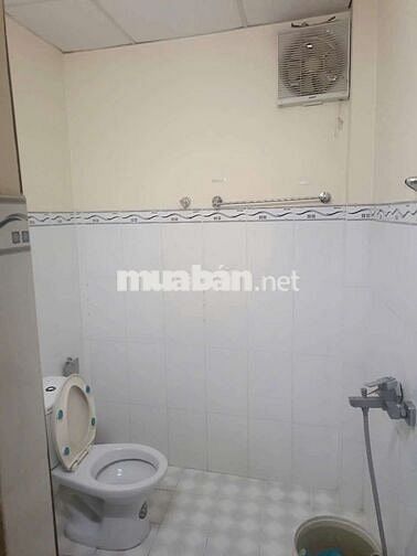 Cho thuê nhà 3 phòng ngủ sẵn máy lạnh hẻm xe hơi Thạnh Xuân 38