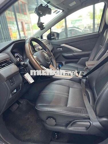 Mitsubishi Xpander 2022 AT Premium - 7635 km