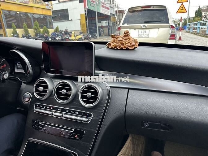 Mercedes Benz C Class 2018 C200 - 77000 km