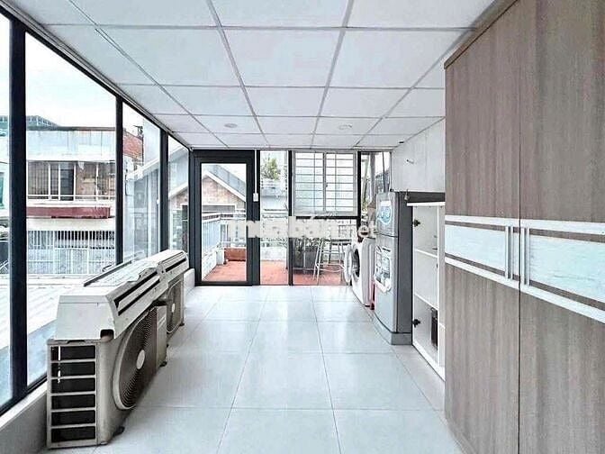 Cho thuê nhà đẹp Lê Văn Sỹ 4x10m 3 lầu st full nội thất giá 15 triệu