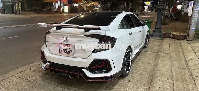 Honda Civic 2017 1.5L Vtec Turbo - 80000 km