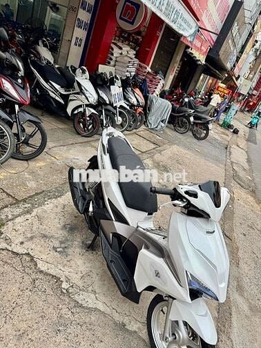 ❇️❇️ AB 125 trắng đen 2016 xe đẹp có trả góp