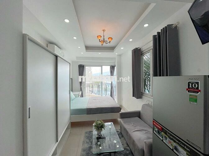 Ở ngay! Căn hộ BAN CÔNG gần CO.OP MART Nhiêu Lộc có THANG MÁY - BẢO VỆ