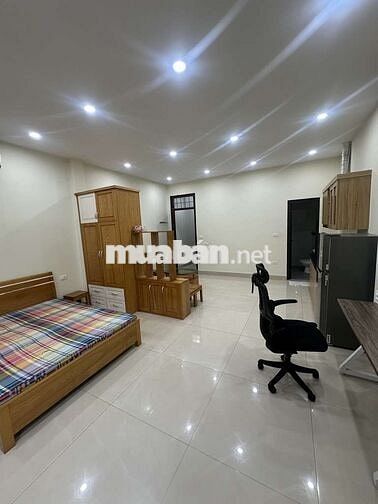 7 tầng, thang máy, kinh doanh, ô tô đỗ cửa