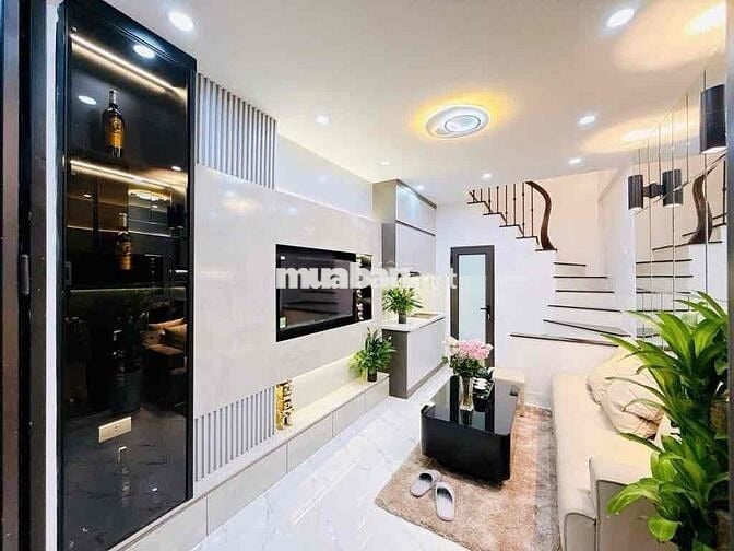 Bán Nhà Nguyễn Trãi, Chỉ Xách Valy đến ở