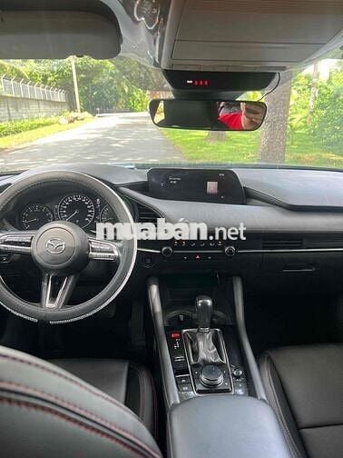 Mazda 3 2020 1.5L Luxury - 120000 km