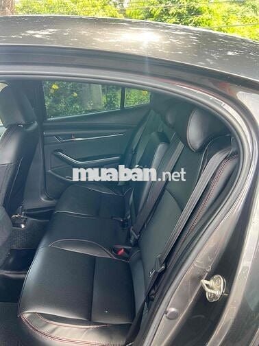 Mazda 3 2020 1.5L Luxury - 120000 km