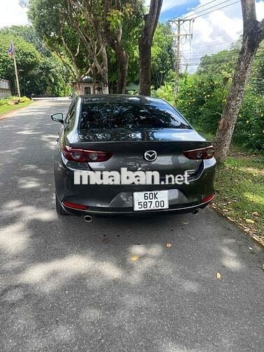 Mazda 3 2020 1.5L Luxury - 120000 km
