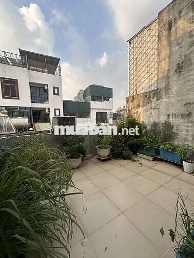 7 tầng, thang máy, kinh doanh, ô tô đỗ cửa