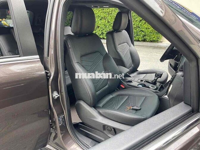 Ford Everest 2024 Titanium 2.0L 4x2 AT - 5000 km
