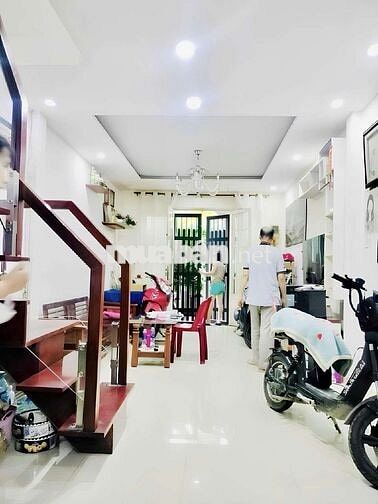 Nhà Đúc 2 Tầng  Dt: 45m2, DTSD 90m2 
Cạnh Tân Sơn Nhì -🌹 nhỉnh 4 tỷ