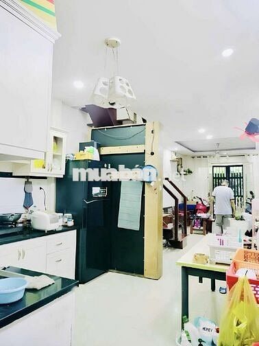 Nhà Đúc 2 Tầng  Dt: 45m2, DTSD 90m2 
Cạnh Tân Sơn Nhì -🌹 nhỉnh 4 tỷ