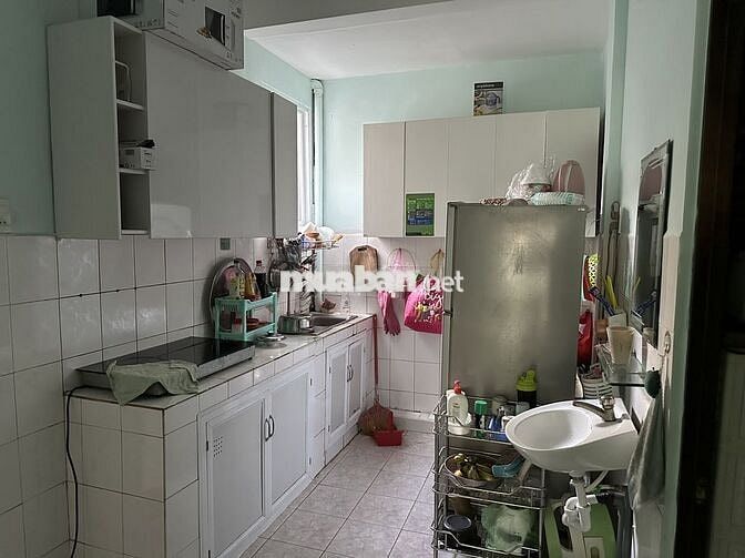 Cho Thuê Căn Hộ 2PN 1WC Trung Tâm Tp HCM, Đường CMT8 P. Hoà Hưng