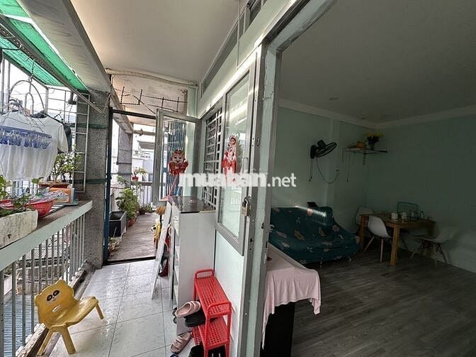 Cho Thuê Căn Hộ 2PN 1WC Trung Tâm Tp HCM, Đường CMT8 P. Hoà Hưng