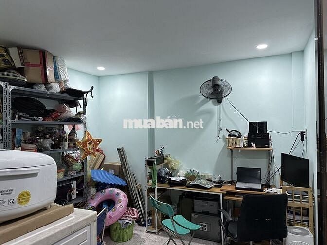 Cho Thuê Căn Hộ 2PN 1WC Trung Tâm Tp HCM, Đường CMT8 P. Hoà Hưng