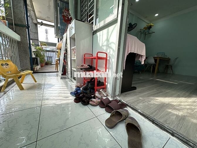 Cho Thuê Căn Hộ 2PN 1WC Trung Tâm Tp HCM, Đường CMT8 P. Hoà Hưng