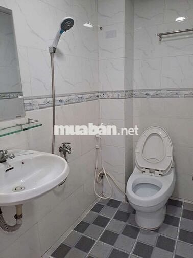 Nhà tầng trệt có PN + WC + Bếp + Sân để xe