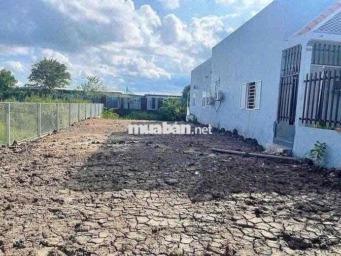 vk ck em kẹt tiền nên bán nền đất giá rẻ này