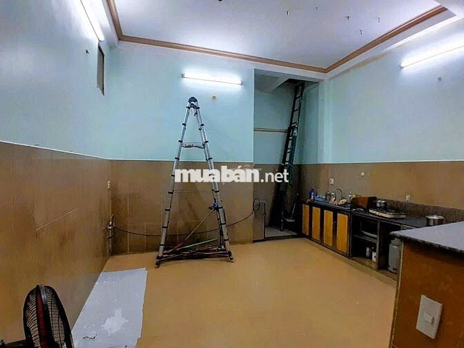 cho thuê mặt bằng 100m2 gần chợ Hiệp Bình thuận tiện kinh doanh