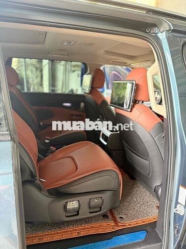 Kia Carnival 2022 2.2D Signature 12 ngàn cây số