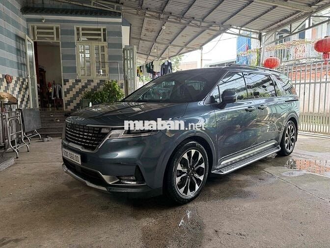 Kia Carnival 2022 2.2D Signature 12 ngàn cây số