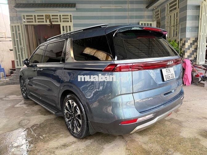Kia Carnival 2022 2.2D Signature 12 ngàn cây số