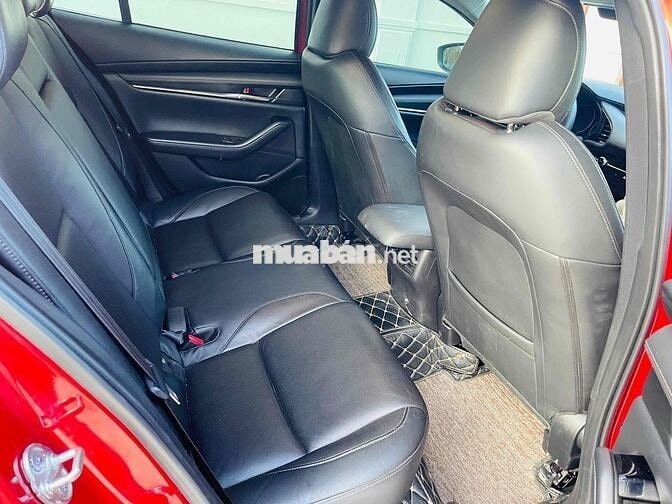 Mazda 3 2020 Sedan 1.5L Luxury - 62000 km