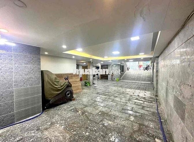 MẶT TIỀN NGUYỄN TRÃI 8x17 GIÁ ĐẸP 4 SÀN THANG MÁY 600m2