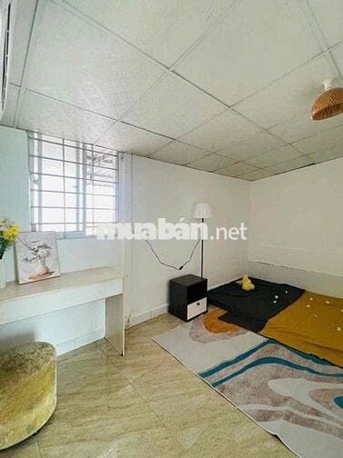PHÒNG 1PN - BAN CÔNG RỘNG - NGAY ĐH TÔN ĐỨC THẮNG