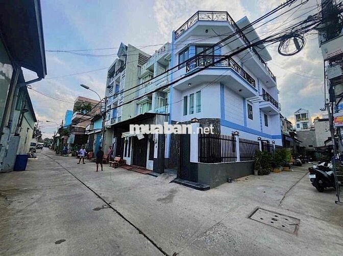 Nhà góc 2 mặt tiền xe hơi vào tận nhà