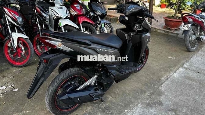 Honda Vario 150 vàng cát 2017 ( hỗ trợ góp )