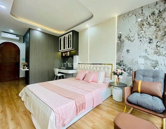 Nhà khu sân bay đường Phan Thúc Duyện cần bán, giá 5tỷ470/69,73m2