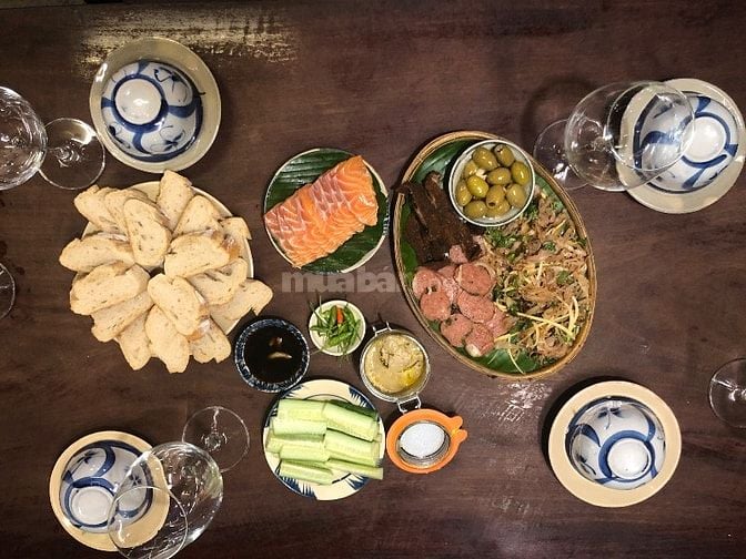 TUYỂN PHỤC VỤ NHÀ HÀNG Ở QUẬN 3