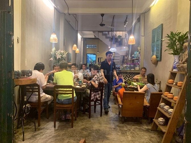 TUYỂN PHỤC VỤ NHÀ HÀNG Ở QUẬN 3
