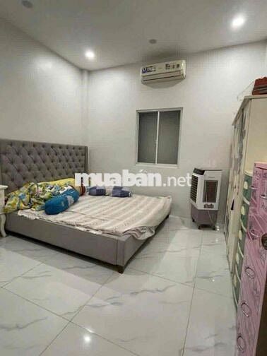 cần bán nhà lầu 3pn đường nhựa xe 7chổ giá ngang ngợp
