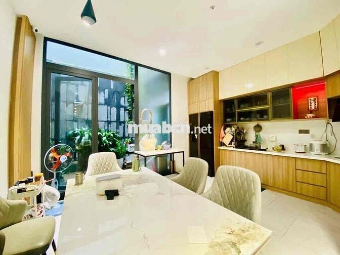CỘNG HÒA NGANG  5M – CÓ THANG MÁY – XE HƠI NGỦ TRONG NHÀ