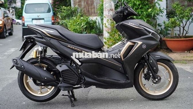 Yamaha NVX V2 Đen Vàng - Biển SG