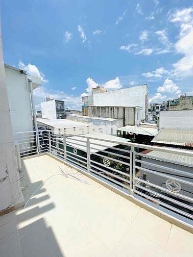 Nhà Ngang Bự 5m - Giáp Tên Lửa - 66m2 - 5 phòng - vuông vức - hơn 4ty