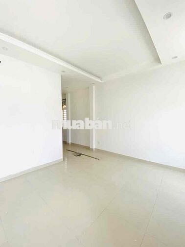 Nhà Ngang Bự 5m - Giáp Tên Lửa - 66m2 - 5 phòng - vuông vức - hơn 4ty