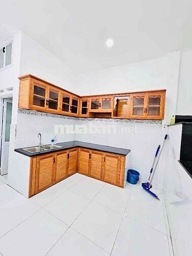 Nhà bán ngay EAON- dt:4x13- đúc 2 tầng- hẻm xe hơi-chỉ 4.xtỷ