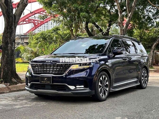Kia Carnival 2022 2.2D Signature , odo chuẩn 7vạn.