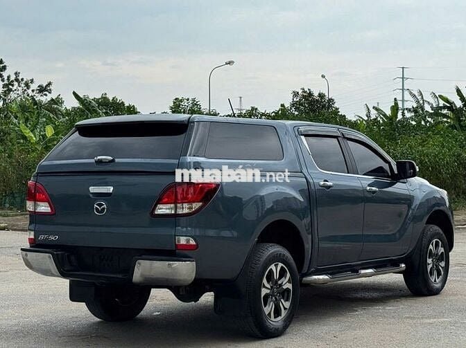 Bán xe Mazda BT 50 2018 số tự động 1 cầu màu xanh