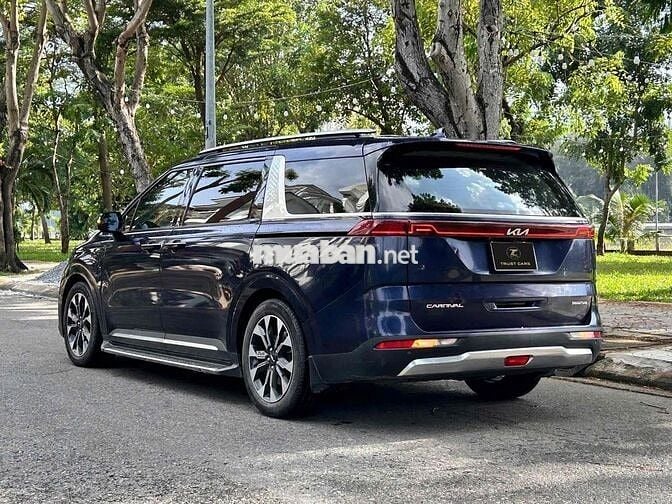 Kia Carnival 2022 2.2D Signature , odo chuẩn 7vạn.