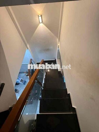 BÁN NHÀ 40M2 - 2 TẦNG - BHH A - HXH 6M - KẾ LÊN VĂN QUỚI
