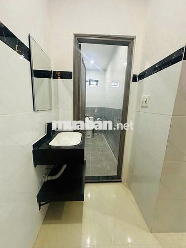 Nhà 2 tầng mới xây, nhà đẹp kiên cố là tâm huyết của gia đình.
