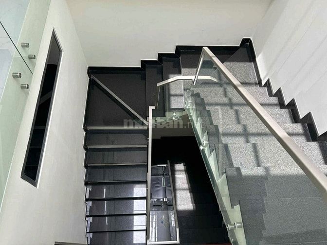 "Bán Nhà Mặt Tiền 182M Lê Thị Bạch Cát, P11, Q11